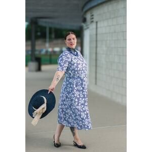 Vintage Short Sleeve Blue and White Floral Dress